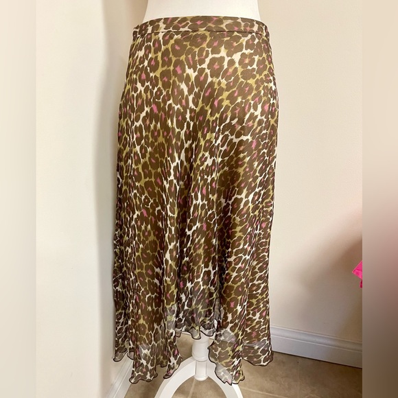 Incredible Trina Turk 100% silk skirt!